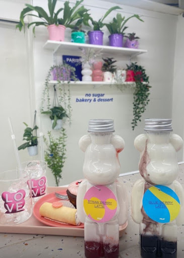 필로베이커리가 홍대카페 중 홍대입구역 2층 매장으로 확인되는 정보